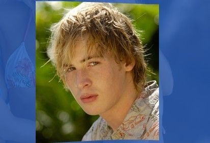 lewis-is-so-cute-h2o-just-add-water-2933296-412-281.jpg